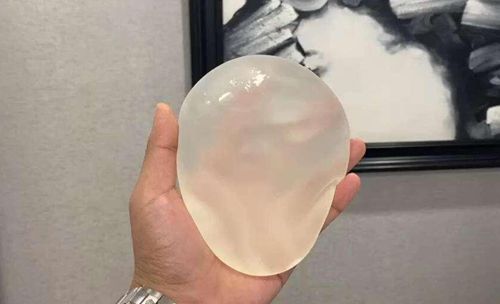 屁股丰臀假体200cc效果怎么样？真实测评：自然翘挺不僵硬+90%满意度！