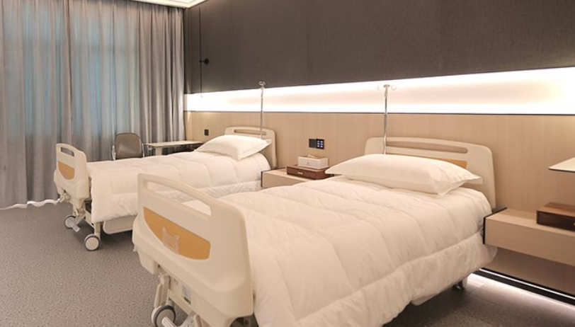 南宁双眼皮修复推荐哪家强？华美显微术+东方动态设计+爱思特AI方案技术对比解析