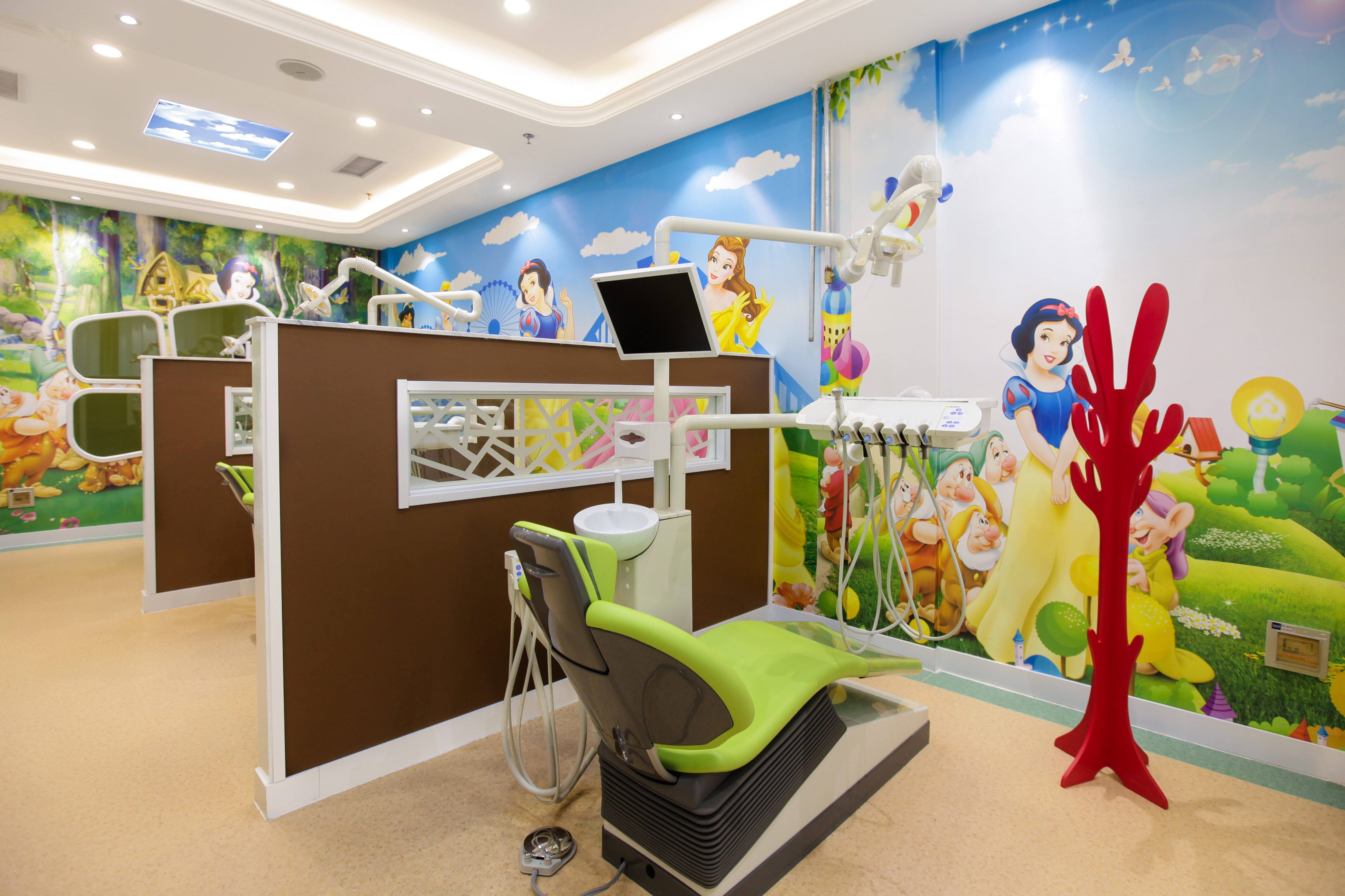 济南可恩口腔宋丽红隐形矫正多少钱？2026年隐适美1.8万起！学生党职场人专属福利！